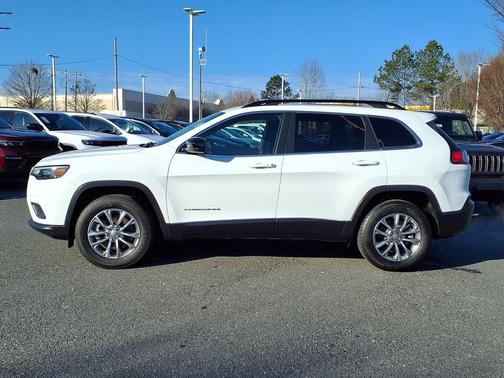 Bright White Clearcoat 2022 Jeep Cherokee Latitude Lux