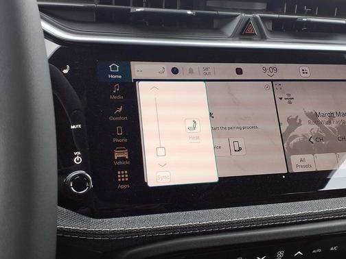 Bright White Clearcoat 2026 Jeep Cherokee Laredo 4x4