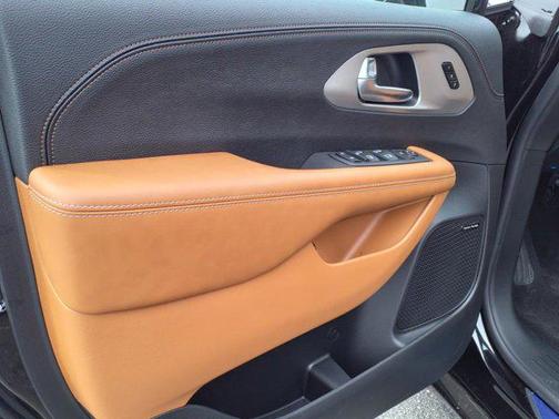 2025 Chrysler Pacifica L