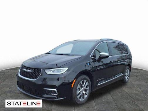2025 Chrysler Pacifica L