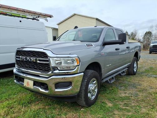 2020 RAM 2500 Tradesman Crew Cab 4X4 6'4' Box