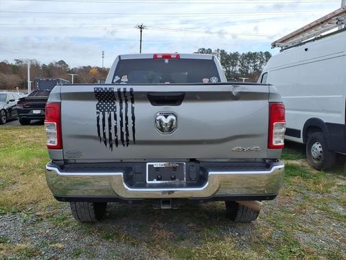 2020 RAM 2500 Tradesman Crew Cab 4X4 6'4' Box