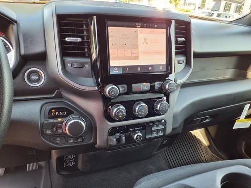 2025 RAM 1500 Warlock Crew Cab 4x4 5'7' Box