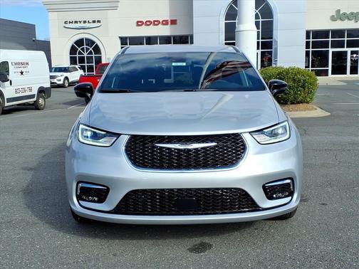 2026 Chrysler Pacifica L