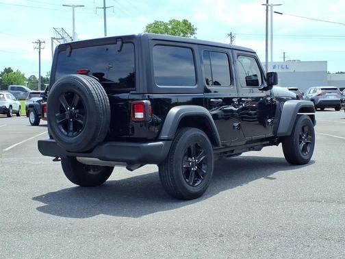 Black Clearcoat 2022 Jeep Wrangler Unlimited Sport Altitude