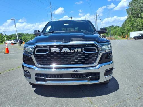 Diamond Black Crystal Pearlcoat 2025 RAM 1500 Big Horn/Lone Star