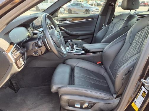 2021 BMW 530 530i