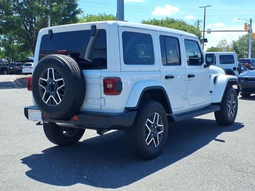 Bright White Clearcoat 2025 Jeep Wrangler 4-Door Sahara 4x4
