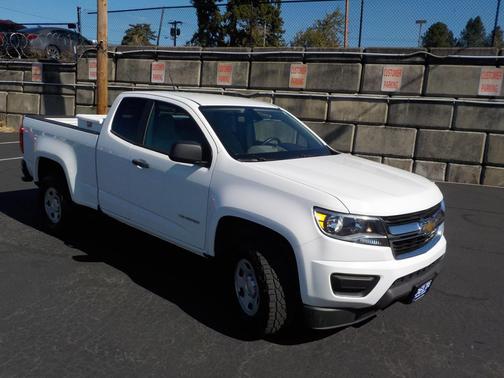 White 2015 Chevrolet Colorado WT