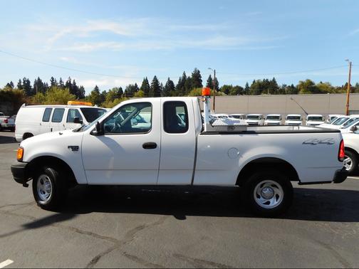 2004 Ford F-150 Heritage XL