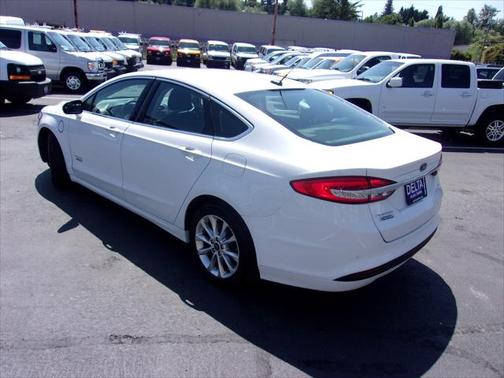 2017 Ford Fusion Energi SE Luxury