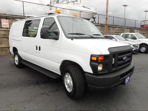 White 2009 Ford E350 Super Duty Base