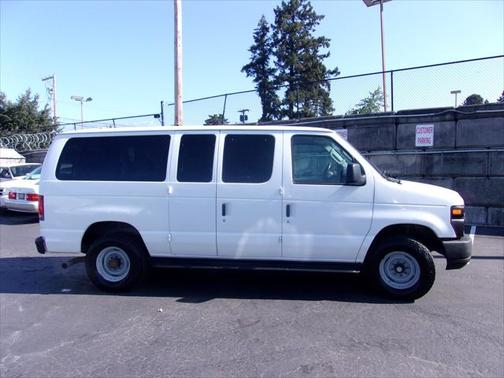 2008 Ford E350 Super Duty XL Wagon