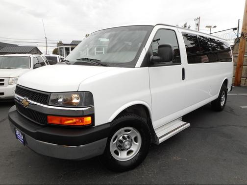 2016 Chevrolet Express 3500 LT