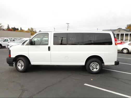 2017 Chevrolet Express 2500 LS