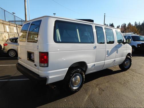 1999 Ford E350 Super Duty XL Wagon