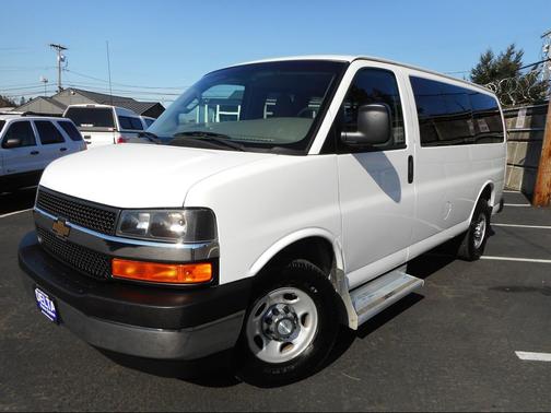 2017 Chevrolet Express 3500 LT