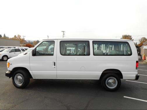 2002 Ford E350 Super Duty XL Wagon
