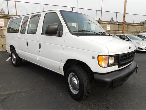 2002 Ford E350 Super Duty XL Wagon
