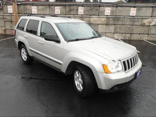 Gray 2009 Jeep Grand Cherokee Laredo
