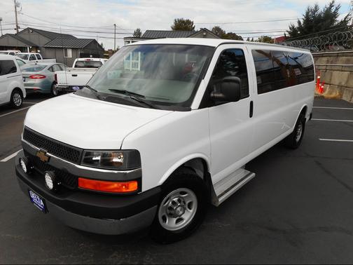 2017 Chevrolet Express 3500 LT