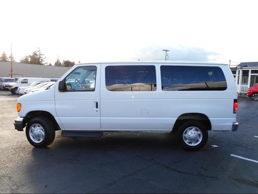 2007 Ford E350 Super Duty XL Wagon