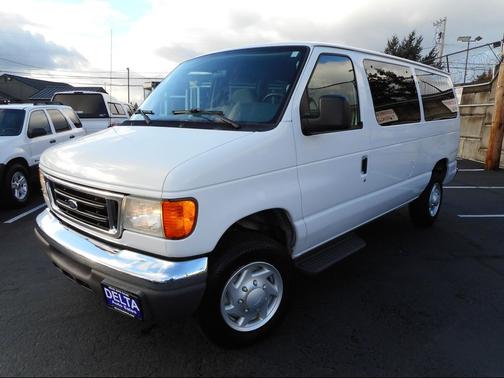 2007 Ford E350 Super Duty XL Wagon