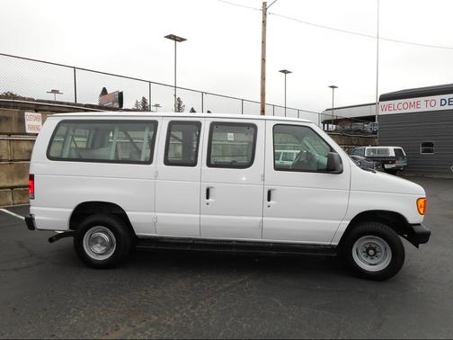 2006 Ford E350 Super Duty XL Wagon