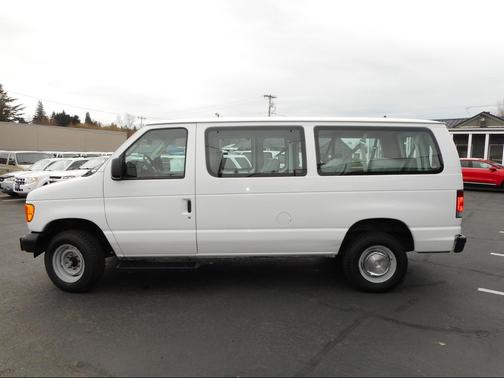 2006 Ford E350 Super Duty XL Wagon