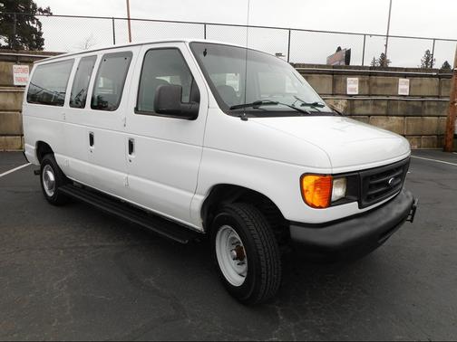 2006 Ford E350 Super Duty XL Wagon