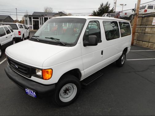 2006 Ford E350 Super Duty XL Wagon