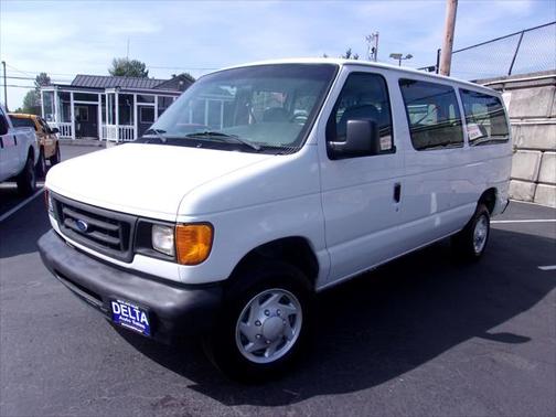 2007 Ford E350 Super Duty XL Wagon