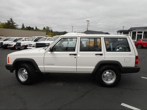 White 1999 Jeep Cherokee SE 4WD