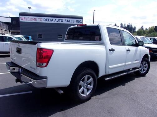 2014 Nissan Titan SV