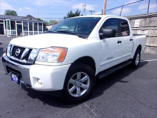 2014 Nissan Titan SV