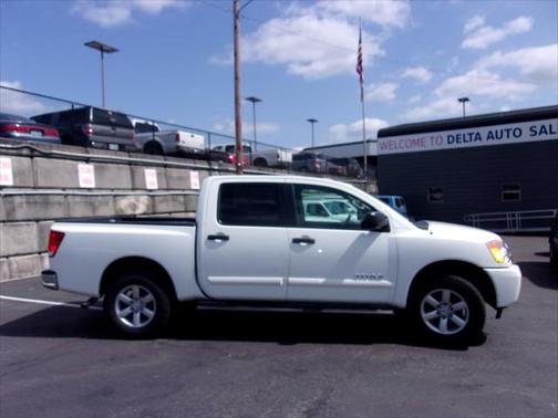 2014 Nissan Titan SV