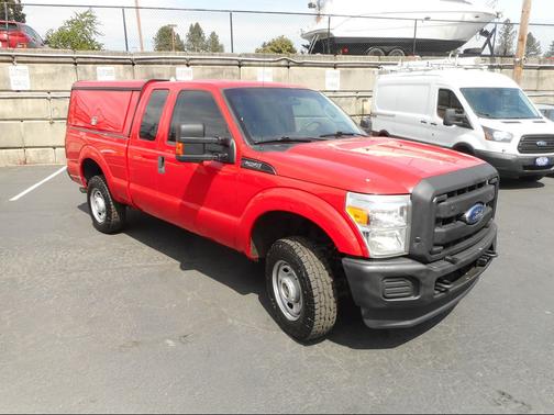 Red 2014 Ford F-250 4WD SuperCab 142 WB 1 Owner NEW TIRES Canopy Tow P