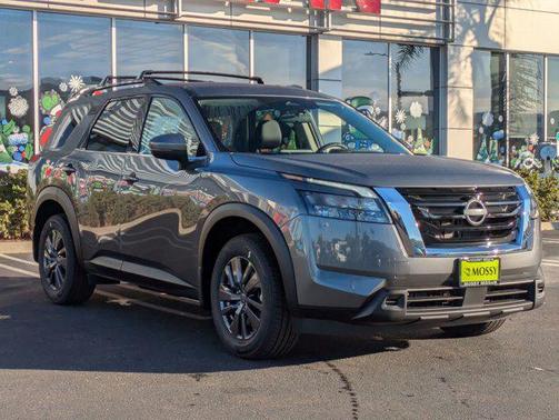 2025 Nissan Pathfinder SV FWD