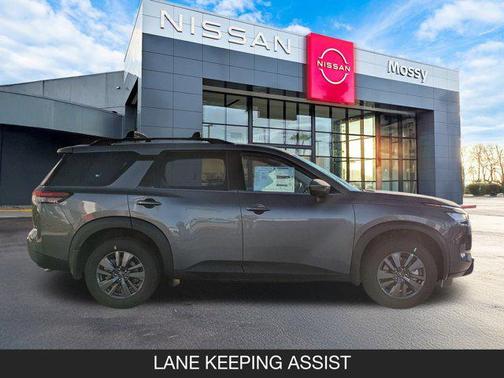 2025 Nissan Pathfinder SV FWD