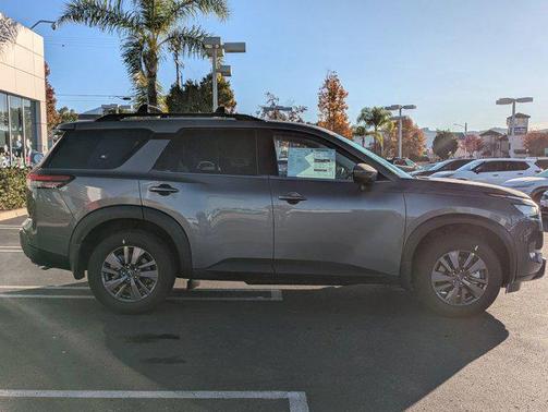 2025 Nissan Pathfinder SV FWD