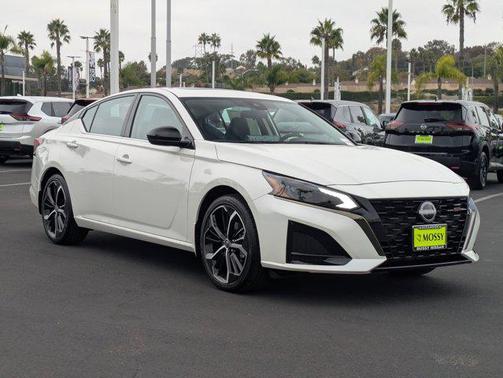 2025 Nissan Altima SR FWD