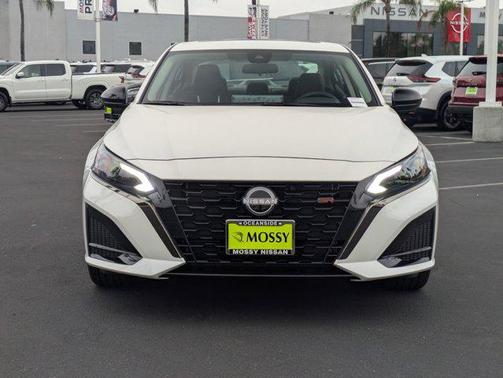 2025 Nissan Altima SR FWD