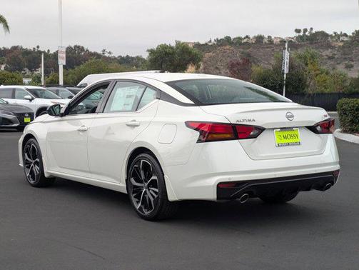 2025 Nissan Altima SR FWD