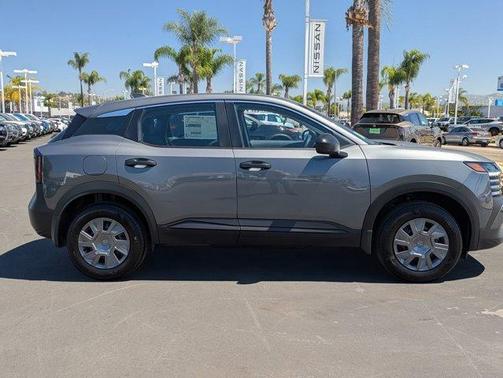2025 Nissan Kicks S