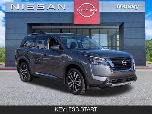 2025 Nissan Pathfinder Platinum FWD