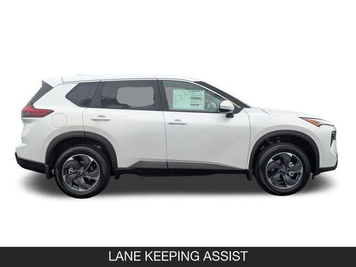 Everest White Pearl Tricoat 2026 Nissan Rogue SV