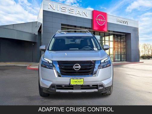 2025 Nissan Pathfinder Platinum FWD