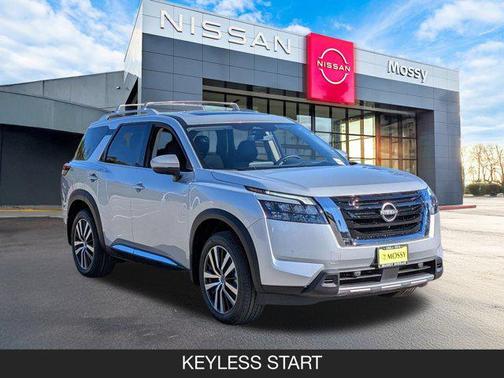 2025 Nissan Pathfinder Platinum FWD