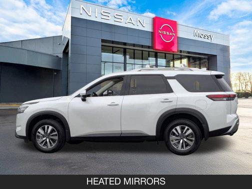 2025 Nissan Pathfinder SL FWD