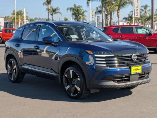 2025 Nissan Kicks SR